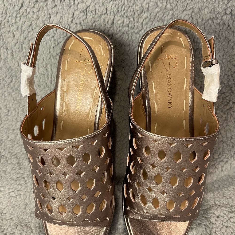 B. Makowsky Women's Metallic Brown Sandals
